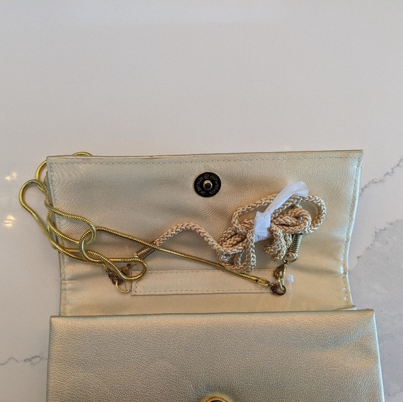 BNWT Gold Convertible Clutch - Picture 3 of 4